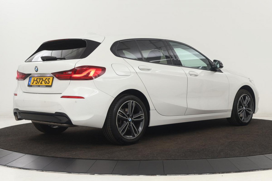 BMW 1-serie 118i Sport Line | Executive Edition | Half leder | Sportstoelen | Carplay | Full LED | Navigatie | PDC | DAB+ | Live Cockpit