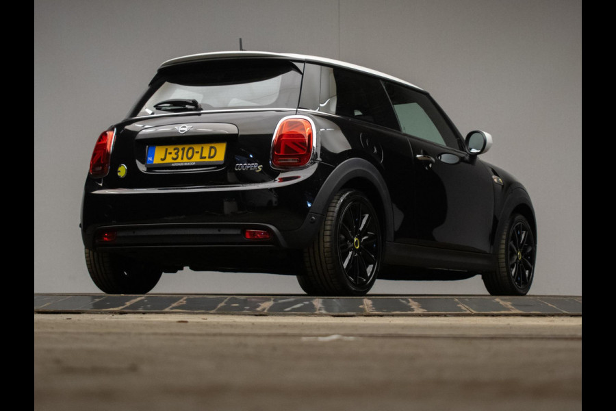 MINI Mini Electric Essential Sport 33 kWh (APPLE CARPLAY,NAVI,CRUISE,STOELVERWARMING,LED,CAMERA,PDC,KEYLESS,LM VELGEN,NETTE STAAT)
