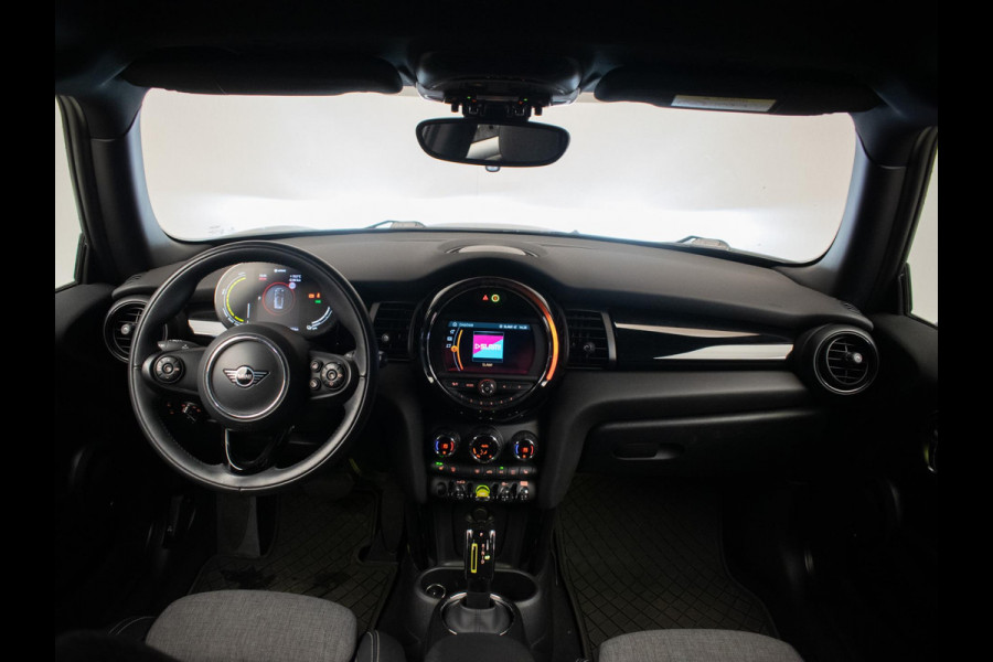 MINI Mini Electric Essential Sport 33 kWh (APPLE CARPLAY,NAVI,CRUISE,STOELVERWARMING,LED,CAMERA,PDC,KEYLESS,LM VELGEN,NETTE STAAT)