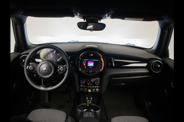 MINI Mini Electric Essential Sport 33 kWh (APPLE CARPLAY,NAVI,CRUISE,STOELVERWARMING,LED,CAMERA,PDC,KEYLESS,LM VELGEN,NETTE STAAT)