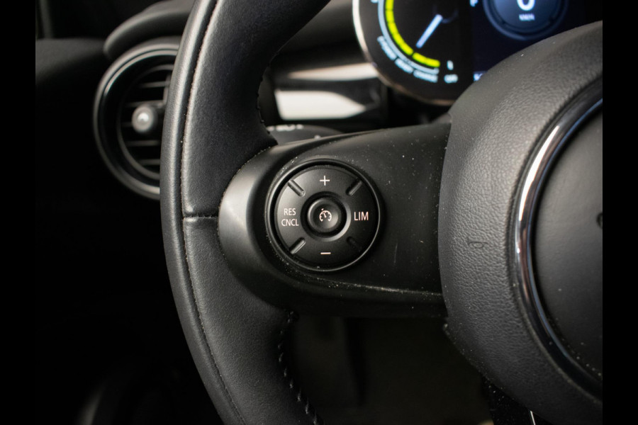 MINI Mini Electric Essential Sport 33 kWh (APPLE CARPLAY,NAVI,CRUISE,STOELVERWARMING,LED,CAMERA,PDC,KEYLESS,LM VELGEN,NETTE STAAT)