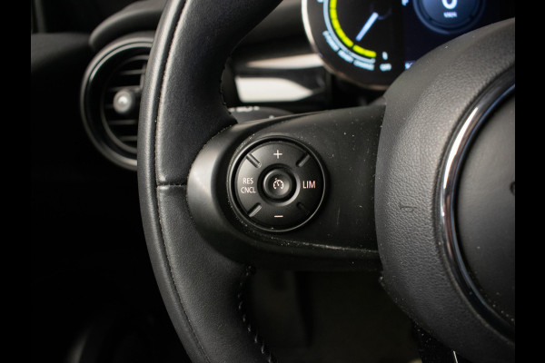 MINI Mini Electric Essential Sport 33 kWh (APPLE CARPLAY,NAVI,CRUISE,STOELVERWARMING,LED,CAMERA,PDC,KEYLESS,LM VELGEN,NETTE STAAT)