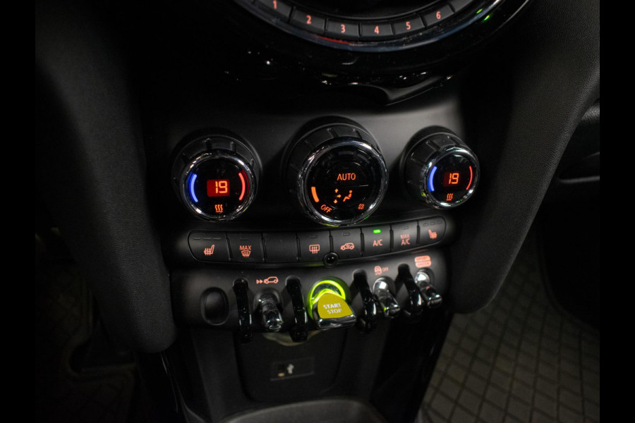 MINI Mini Electric Essential Sport 33 kWh (APPLE CARPLAY,NAVI,CRUISE,STOELVERWARMING,LED,CAMERA,PDC,KEYLESS,LM VELGEN,NETTE STAAT)