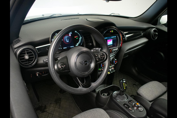 MINI Mini Electric Essential Sport 33 kWh (APPLE CARPLAY,NAVI,CRUISE,STOELVERWARMING,LED,CAMERA,PDC,KEYLESS,LM VELGEN,NETTE STAAT)