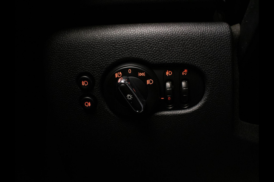 MINI Mini Electric Essential Sport 33 kWh (APPLE CARPLAY,NAVI,CRUISE,STOELVERWARMING,LED,CAMERA,PDC,KEYLESS,LM VELGEN,NETTE STAAT)