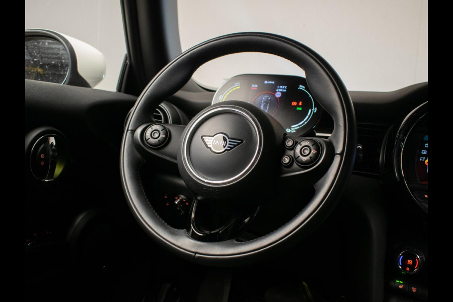 MINI Mini Electric Essential Sport 33 kWh (APPLE CARPLAY,NAVI,CRUISE,STOELVERWARMING,LED,CAMERA,PDC,KEYLESS,LM VELGEN,NETTE STAAT)
