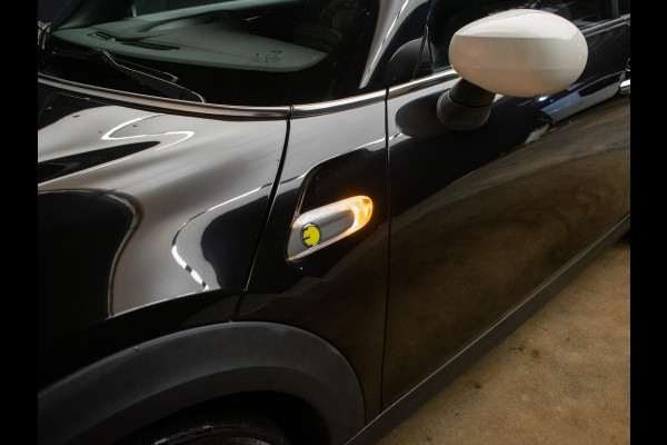 MINI Mini Electric Essential Sport 33 kWh (APPLE CARPLAY,NAVI,CRUISE,STOELVERWARMING,LED,CAMERA,PDC,KEYLESS,LM VELGEN,NETTE STAAT)
