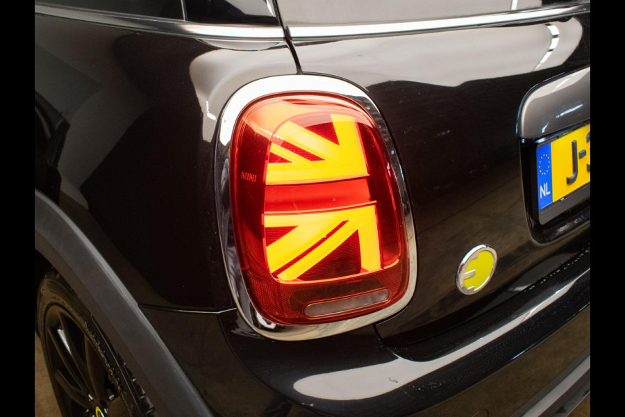 MINI Mini Electric Essential Sport 33 kWh (APPLE CARPLAY,NAVI,CRUISE,STOELVERWARMING,LED,CAMERA,PDC,KEYLESS,LM VELGEN,NETTE STAAT)