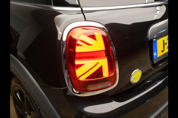 MINI Mini Electric Essential Sport 33 kWh (APPLE CARPLAY,NAVI,CRUISE,STOELVERWARMING,LED,CAMERA,PDC,KEYLESS,LM VELGEN,NETTE STAAT)