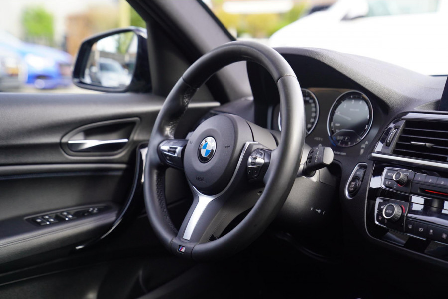 BMW 1-serie 118i High Executive | M-pakket | Facelift | Cruise control | 100% onderhouden | Shadowline | Stoelverwarming | DAB |