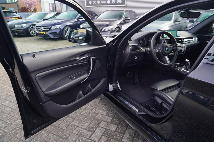 BMW 1-serie 118i High Executive | M-pakket | Facelift | Cruise control | 100% onderhouden | Shadowline | Stoelverwarming | DAB |