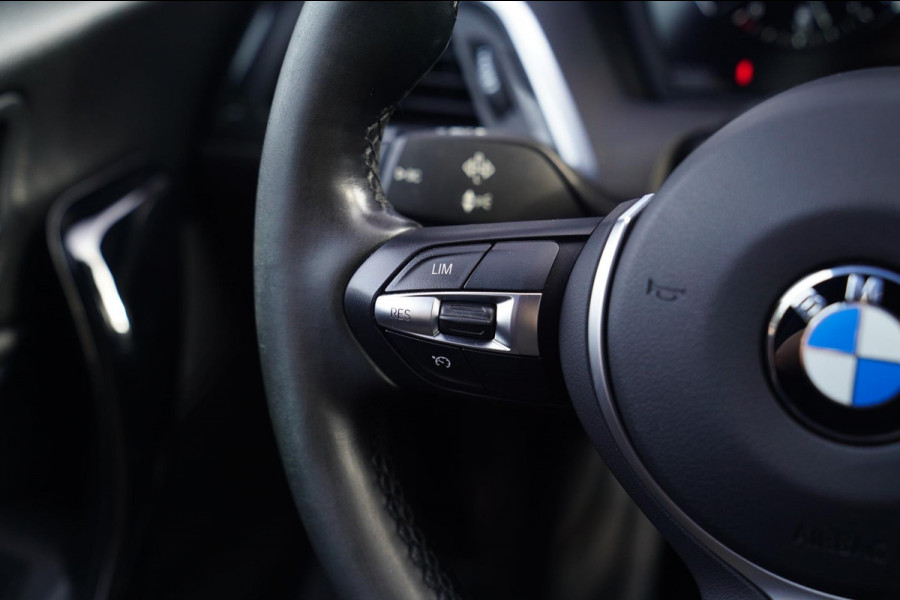 BMW 1-serie 118i High Executive | M-pakket | Facelift | Cruise control | 100% onderhouden | Shadowline | Stoelverwarming | DAB |