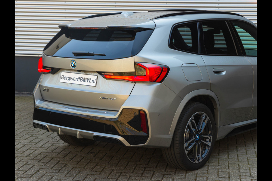 BMW X1 xDrive30e M-Sport - Pano - Driving Ass Prof - Trekhaak - Head-Up