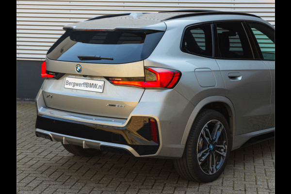 BMW X1 xDrive30e M-Sport - Pano - Driving Ass Prof - Trekhaak - Head-Up