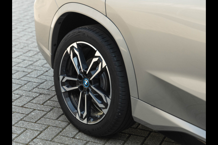 BMW X1 xDrive30e M-Sport - Pano - Driving Ass Prof - Trekhaak - Head-Up