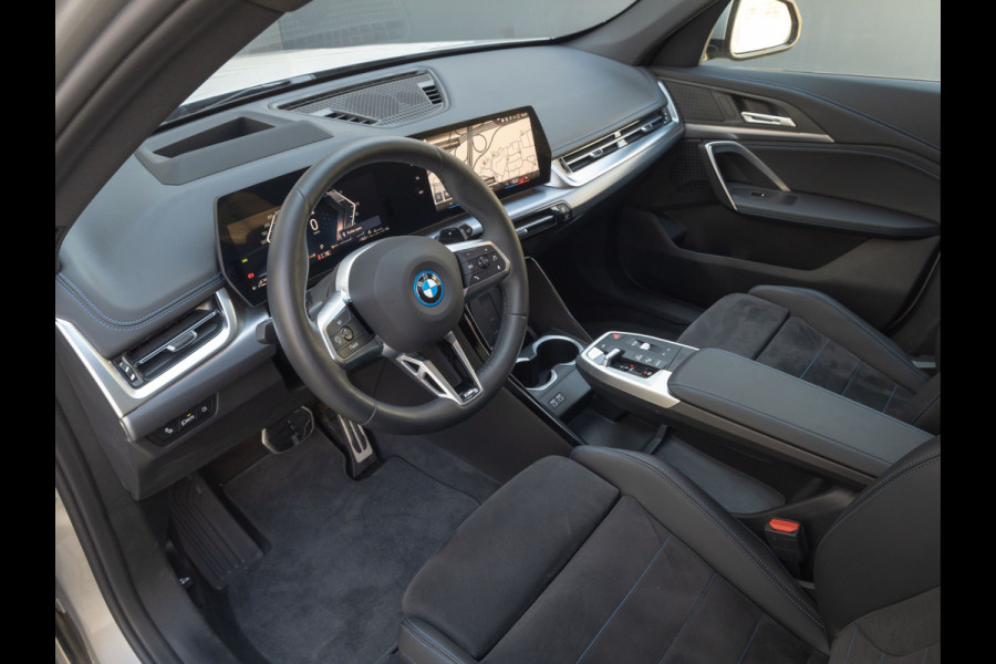 BMW X1 xDrive30e M-Sport - Pano - Driving Ass Prof - Trekhaak - Head-Up
