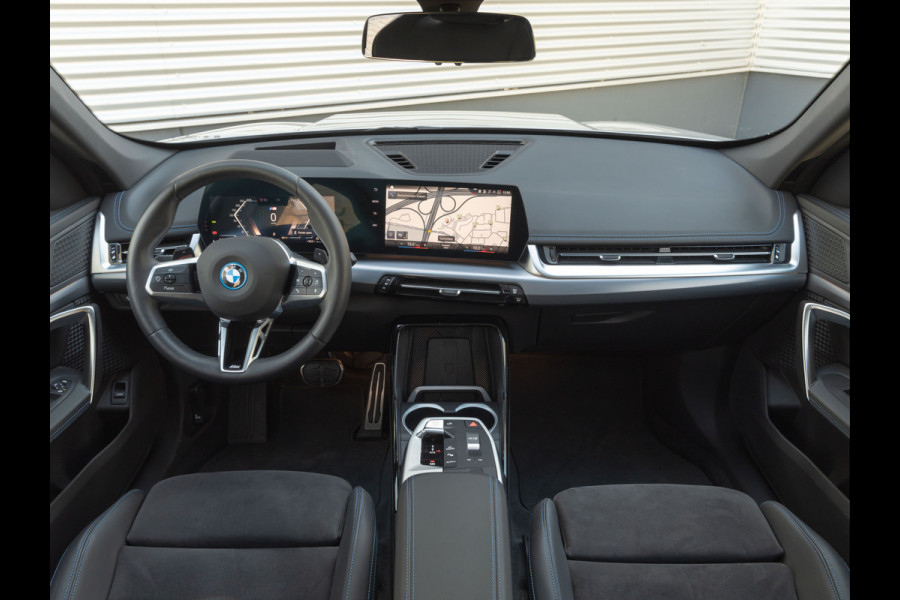 BMW X1 xDrive30e M-Sport - Pano - Driving Ass Prof - Trekhaak - Head-Up
