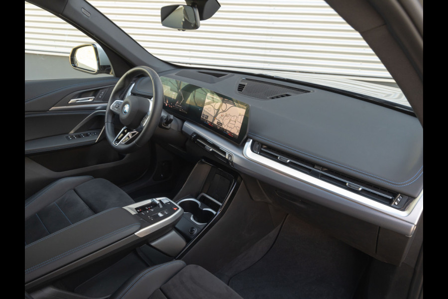 BMW X1 xDrive30e M-Sport - Pano - Driving Ass Prof - Trekhaak - Head-Up
