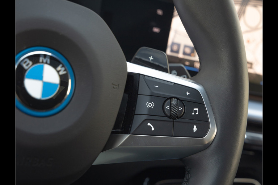 BMW X1 xDrive30e M-Sport - Pano - Driving Ass Prof - Trekhaak - Head-Up