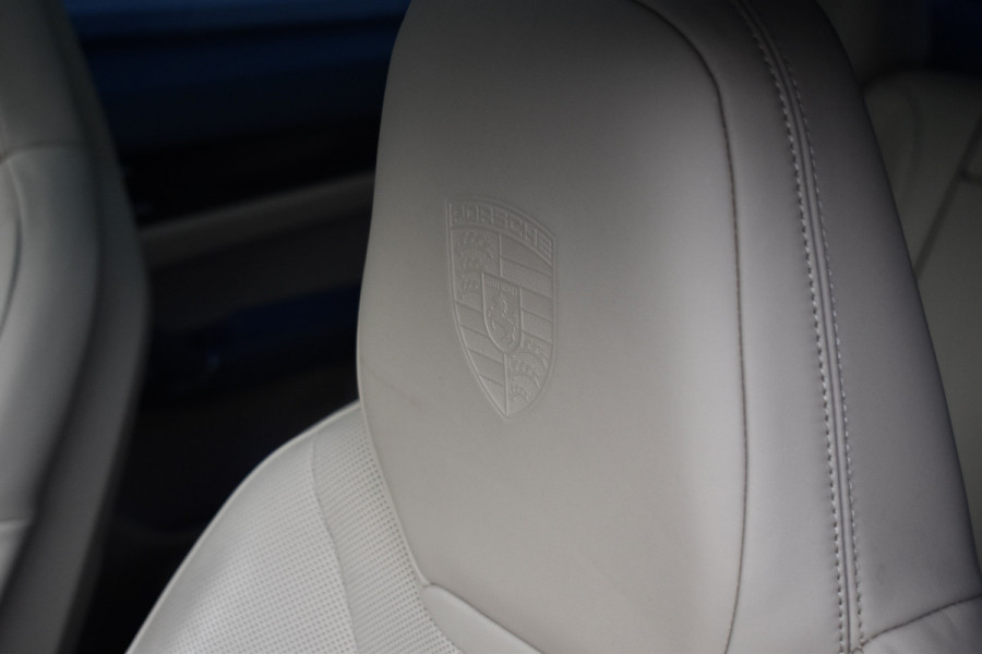 Porsche Cayenne Coupé 3.0 E-Hybrid 462pk Sport Design | Panoramadak | Matrix PDLS+ | 22'' Velgen | Stoelventilatie | Bose | Achterasbesturing | Orig. NL |