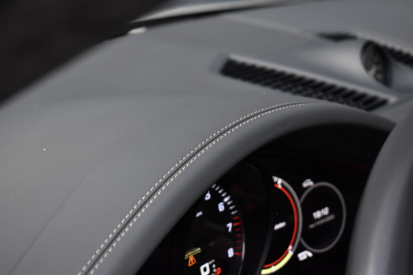 Porsche Cayenne Coupé 3.0 E-Hybrid 462pk Sport Design | Panoramadak | Matrix PDLS+ | 22'' Velgen | Stoelventilatie | Bose | Achterasbesturing | Orig. NL |