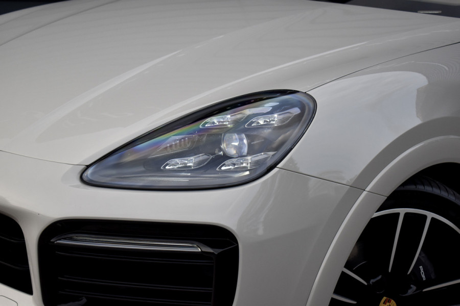 Porsche Cayenne Coupé 3.0 E-Hybrid 462pk Sport Design | Panoramadak | Matrix PDLS+ | 22'' Velgen | Stoelventilatie | Bose | Achterasbesturing | Orig. NL |