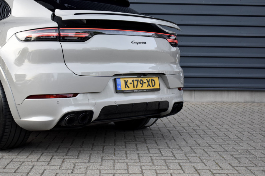 Porsche Cayenne Coupé 3.0 E-Hybrid 462pk Sport Design | Panoramadak | Matrix PDLS+ | 22'' Velgen | Stoelventilatie | Bose | Achterasbesturing | Orig. NL |