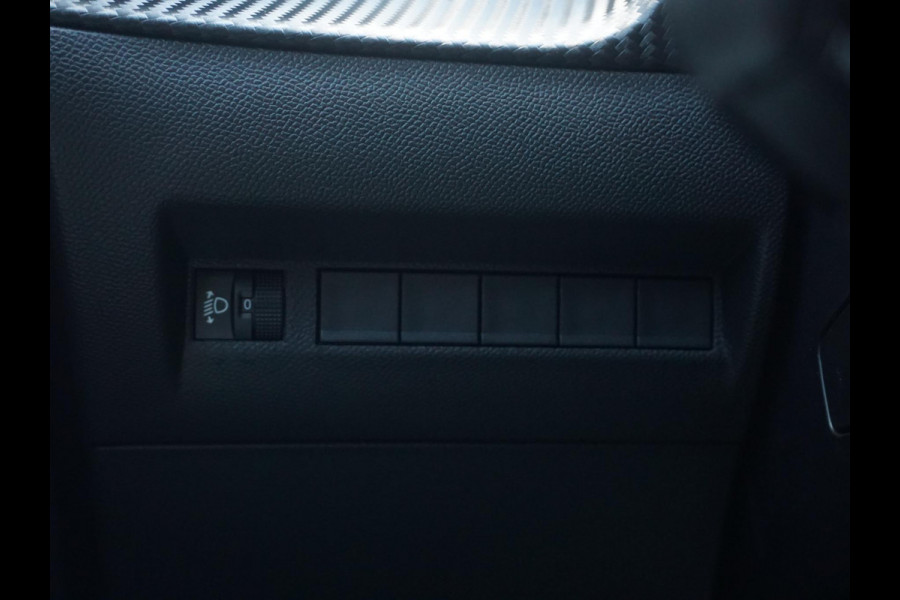 Peugeot 2008 1.2 Hybrid 136 Allure