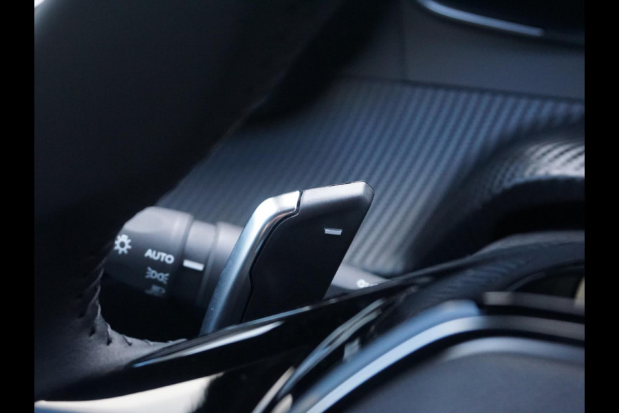Peugeot 2008 1.2 Hybrid 136 Allure
