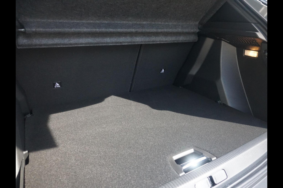 Peugeot 2008 1.2 Hybrid 136 Allure