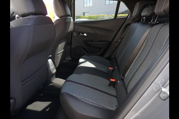 Peugeot 2008 1.2 Hybrid 136 Allure