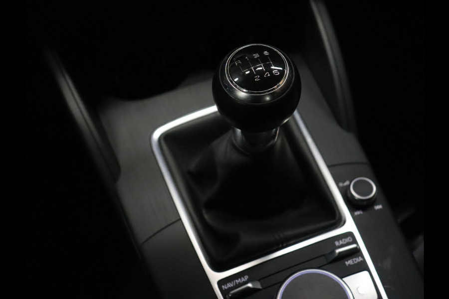Audi A3 Limousine 30 TFSI Advance Sport [VIRTUAL COCKPIT, SPORTSTOELEN, PDC ACHTER, NAVIGATIE, CRUISE CONTROL, CLIMATE CONTROL, NIEUWSTAAT]