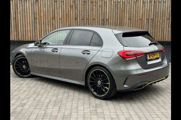 Mercedes-Benz A-Klasse 200 AMG Edition 1 Automaat | Sfeerverlichting | Widescreen navigatiesysteem | Stoelverwarming | Parkeersensoren voor en achter |