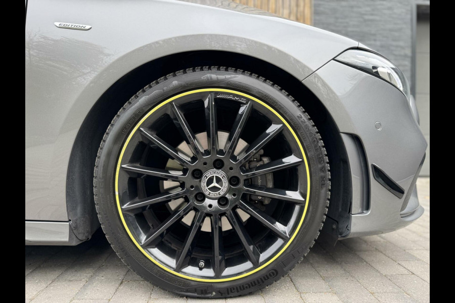 Mercedes-Benz A-Klasse 200 AMG Edition 1 Automaat | Sfeerverlichting | Widescreen navigatiesysteem | Stoelverwarming | Parkeersensoren voor en achter |