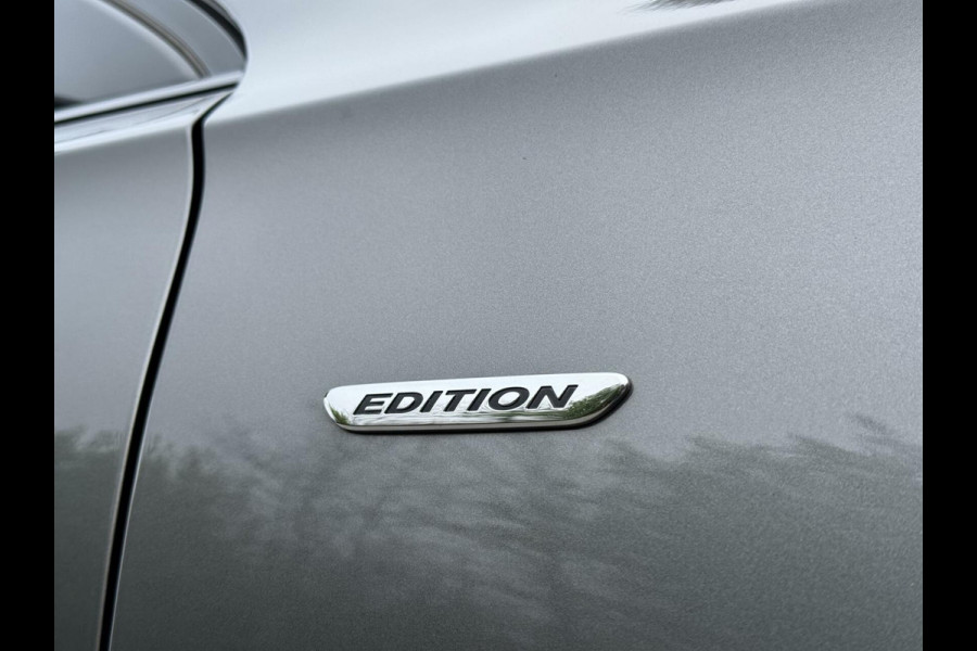 Mercedes-Benz A-Klasse 200 AMG Edition 1 Automaat | Sfeerverlichting | Widescreen navigatiesysteem | Stoelverwarming | Parkeersensoren voor en achter |