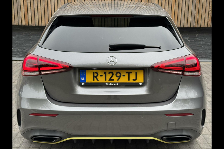 Mercedes-Benz A-Klasse 200 AMG Edition 1 Automaat | Sfeerverlichting | Widescreen navigatiesysteem | Stoelverwarming | Parkeersensoren voor en achter |