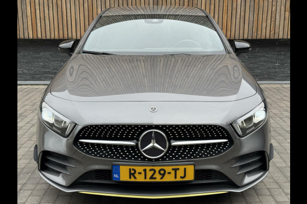 Mercedes-Benz A-Klasse 200 AMG Edition 1 Automaat | Sfeerverlichting | Widescreen navigatiesysteem | Stoelverwarming | Parkeersensoren voor en achter |