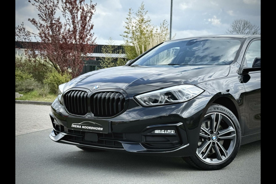 BMW 1-serie 116d High Executive Sport Automaat LED|AppleCarplay|M stuur