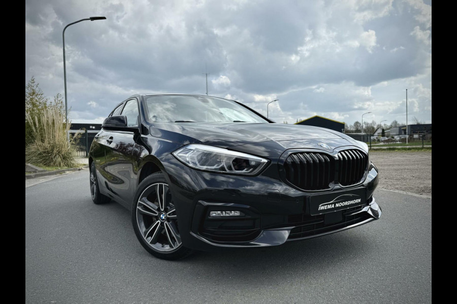 BMW 1-serie 116d High Executive Sport Automaat LED|AppleCarplay|M stuur