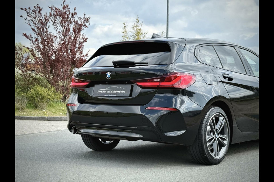 BMW 1-serie 116d High Executive Sport Automaat LED|AppleCarplay|M stuur