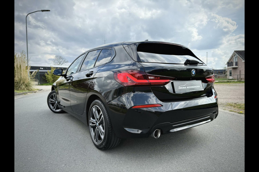 BMW 1-serie 116d High Executive Sport Automaat LED|AppleCarplay|M stuur