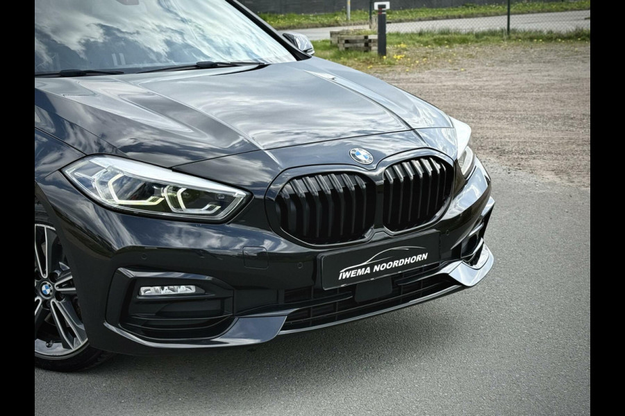 BMW 1-serie 116d High Executive Sport Automaat LED|AppleCarplay|M stuur