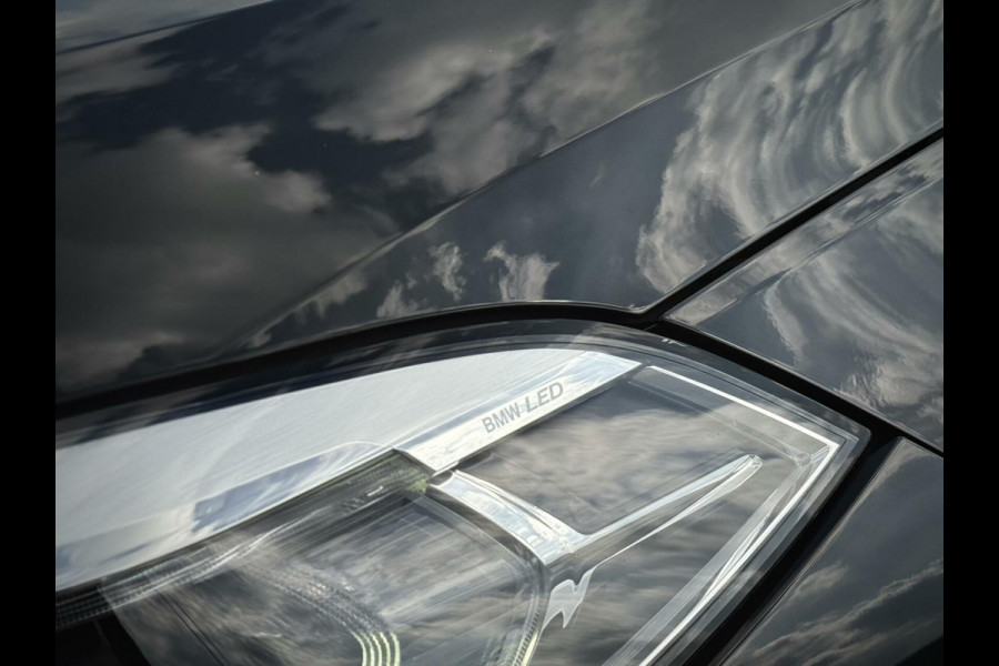 BMW 1-serie 116d High Executive Sport Automaat LED|AppleCarplay|M stuur
