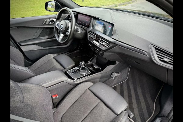 BMW 1-serie 116d High Executive Sport Automaat LED|AppleCarplay|M stuur