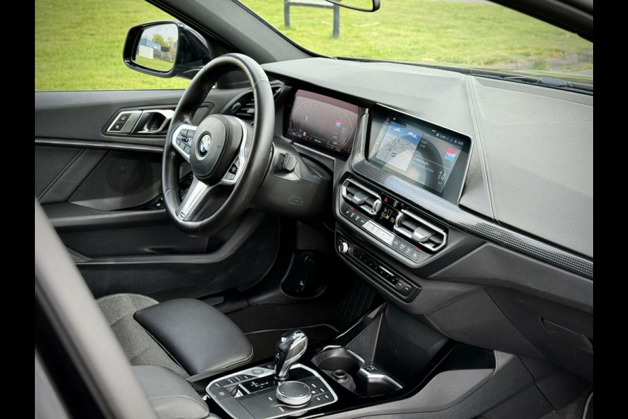 BMW 1-serie 116d High Executive Sport Automaat LED|AppleCarplay|M stuur