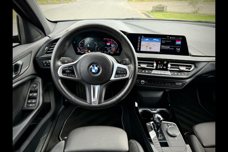 BMW 1-serie 116d High Executive Sport Automaat LED|AppleCarplay|M stuur