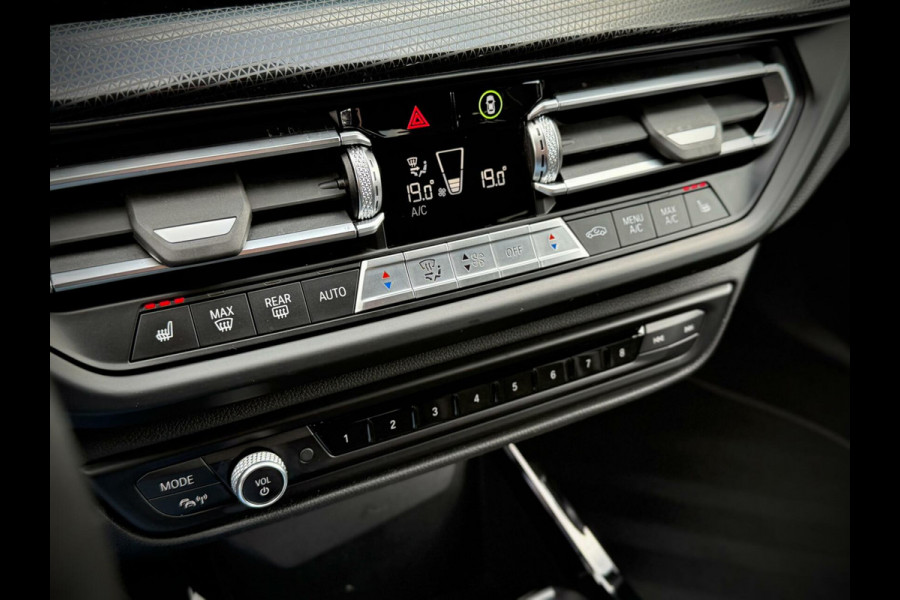 BMW 1-serie 116d High Executive Sport Automaat LED|AppleCarplay|M stuur