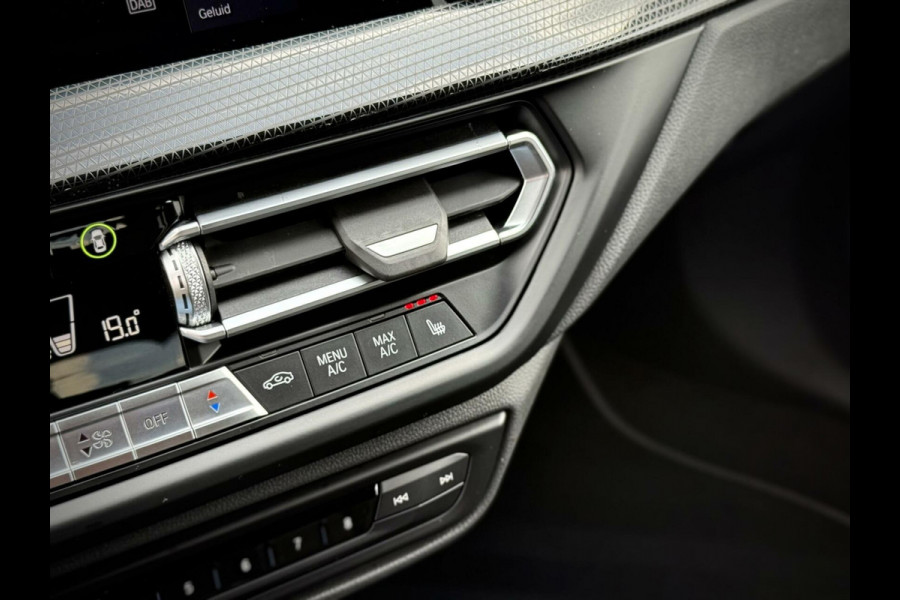 BMW 1-serie 116d High Executive Sport Automaat LED|AppleCarplay|M stuur