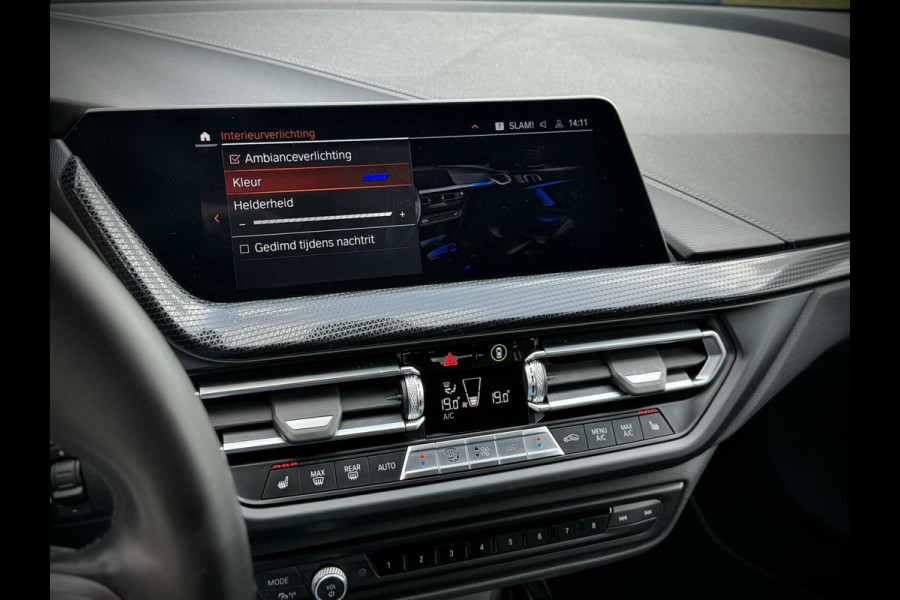 BMW 1-serie 116d High Executive Sport Automaat LED|AppleCarplay|M stuur