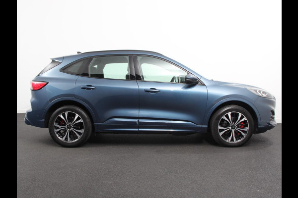 Ford Kuga 2.5 PHEV 224pk ST-Line Automaat Adaptieve cruise control Parkeersensoren Afneembare trekhaak Navigatie LED Elektrische kofferbak Verwarmde voorstoelen Climate control HUD